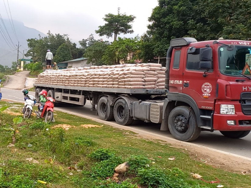 Minh Hạnh cung cấp hệ thống phương tiện vận chuyển xi măng Thịnh Sơn đến các đại lý