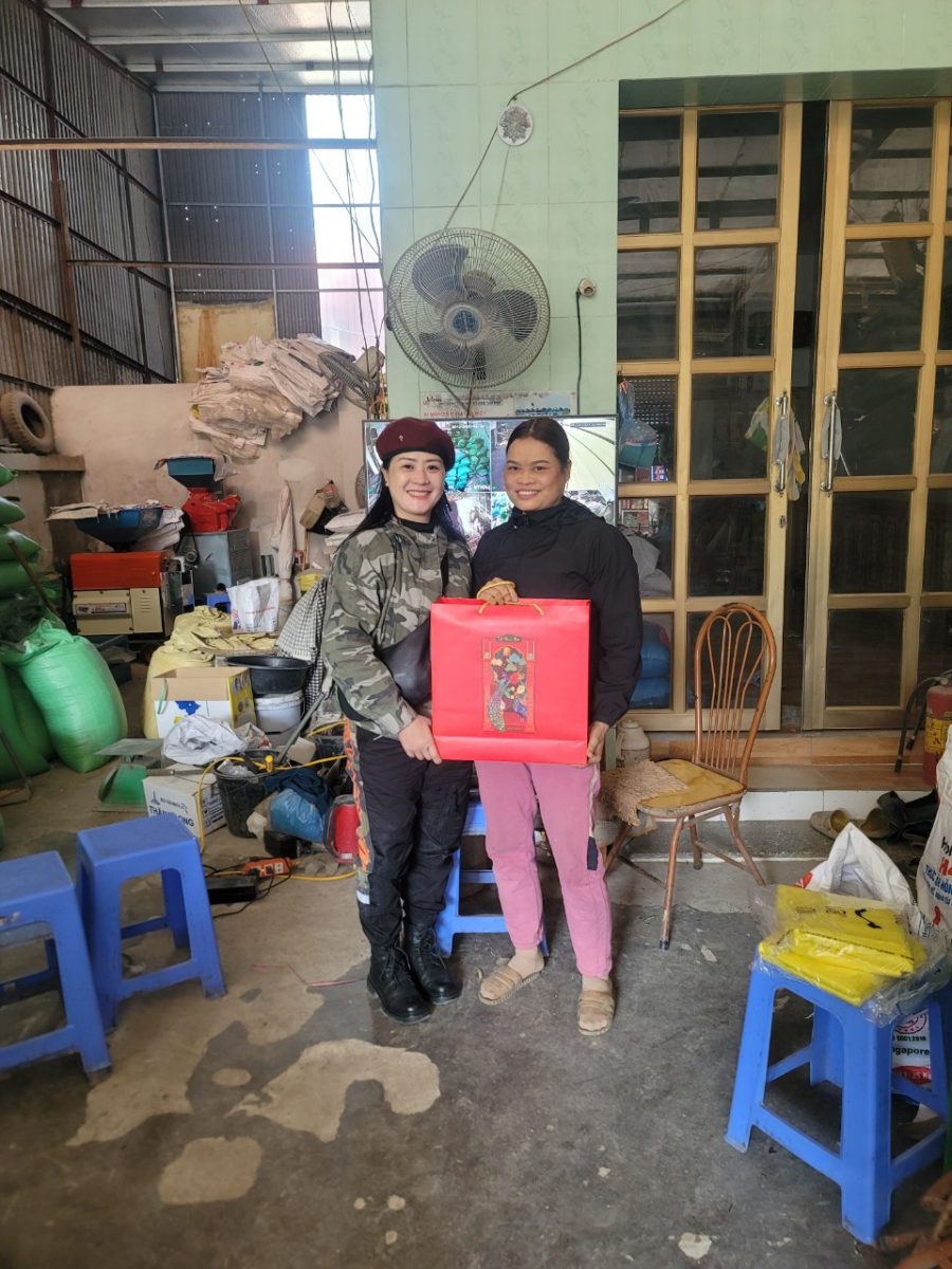  Công ty Cổ phần VLXD Minh Hạnh gửi quà tặng tết thể hiện sự tri ân 